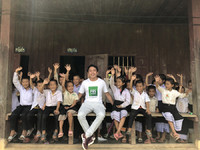 Perlengkapan Sekolah untuk Anak-anak Laos